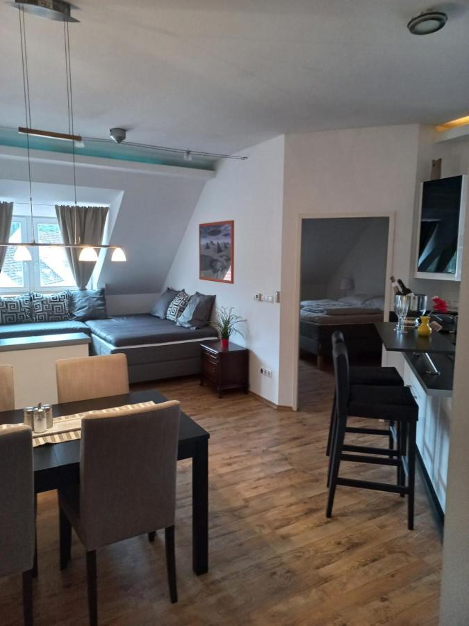 A-M Condominium Veszprem Ngoại thất bức ảnh