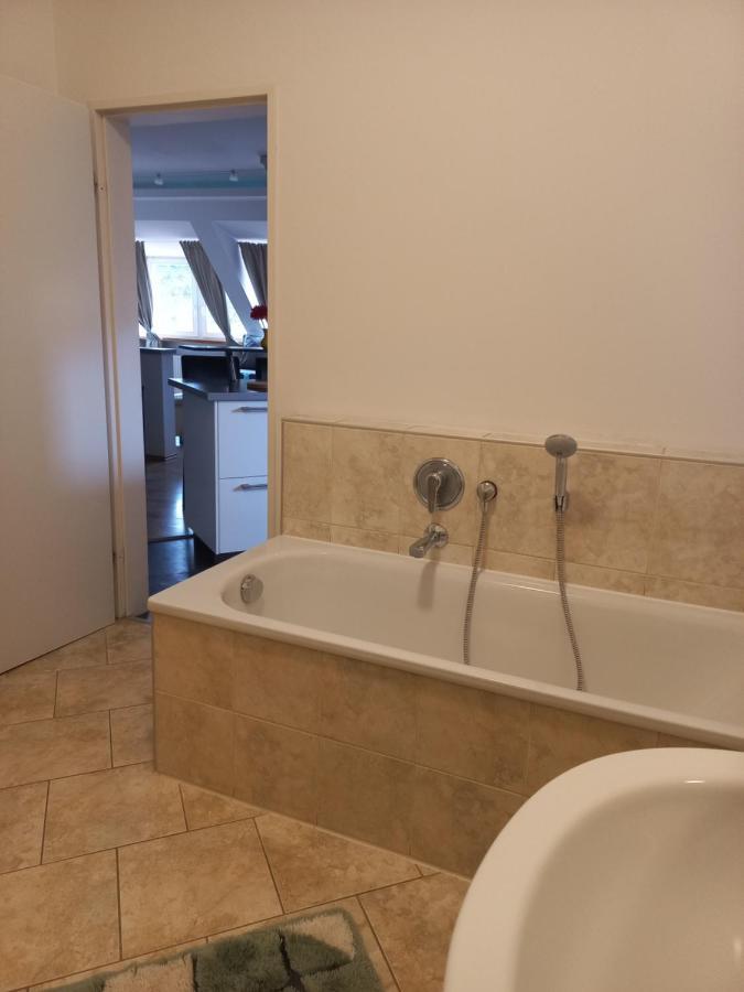 A-M Condominium Veszprem Ngoại thất bức ảnh