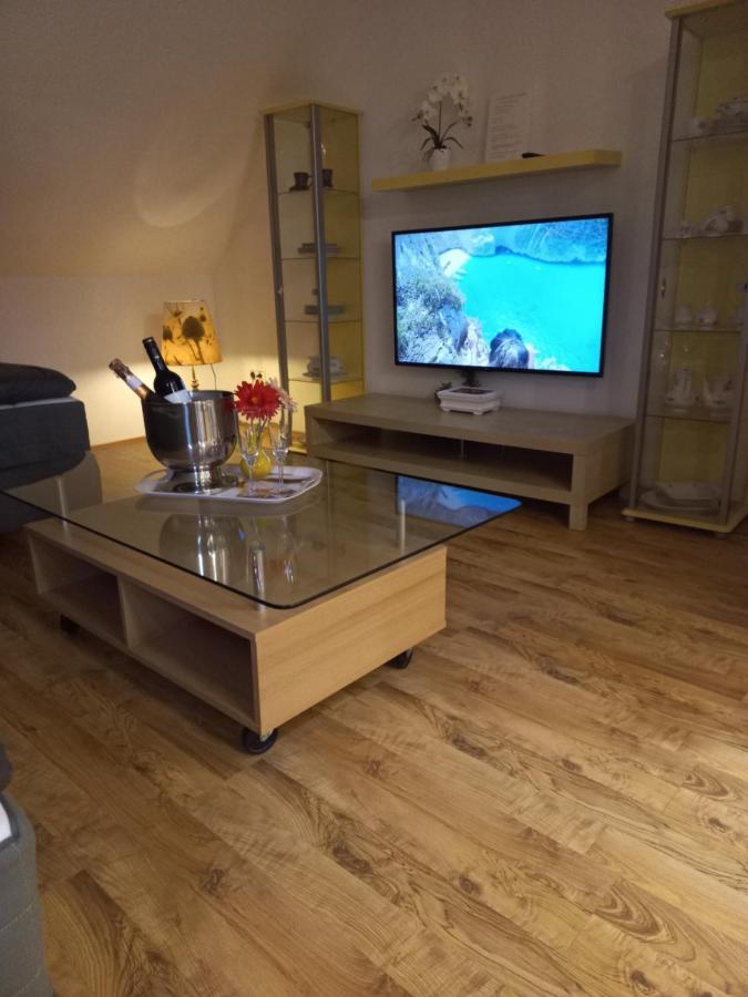 A-M Condominium Veszprem Ngoại thất bức ảnh