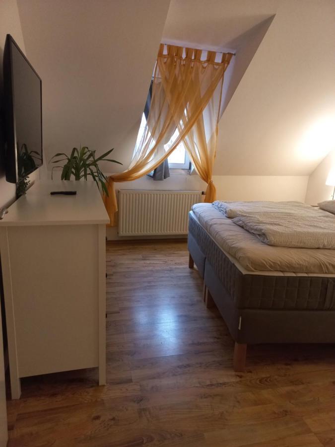 A-M Condominium Veszprem Ngoại thất bức ảnh