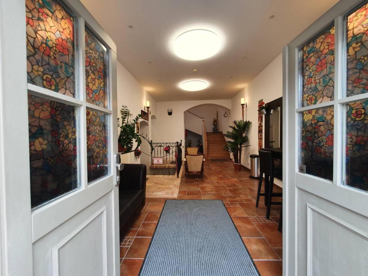 A-M Condominium Veszprem Ngoại thất bức ảnh