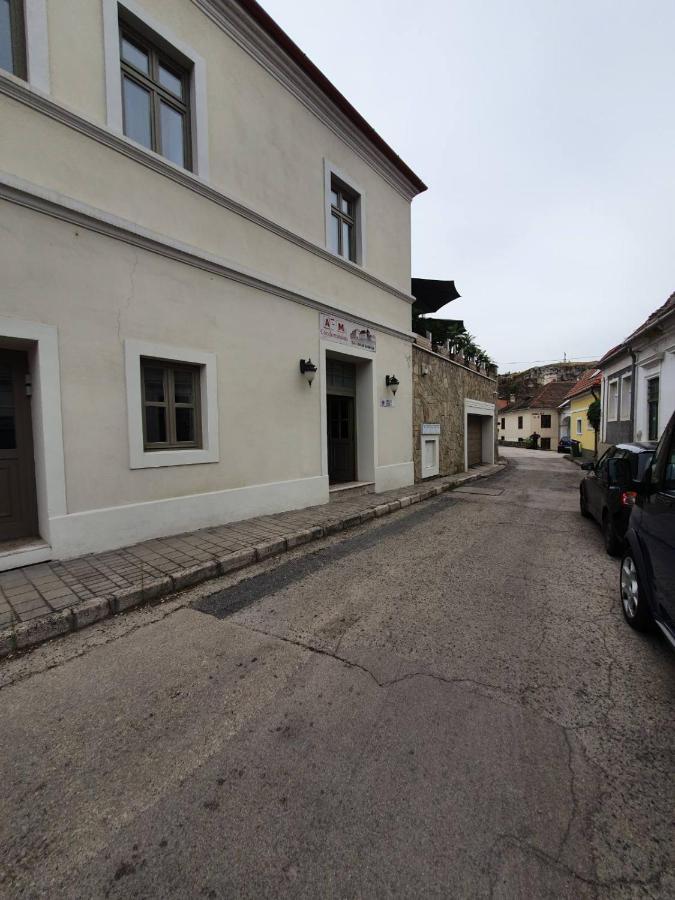 A-M Condominium Veszprem Ngoại thất bức ảnh